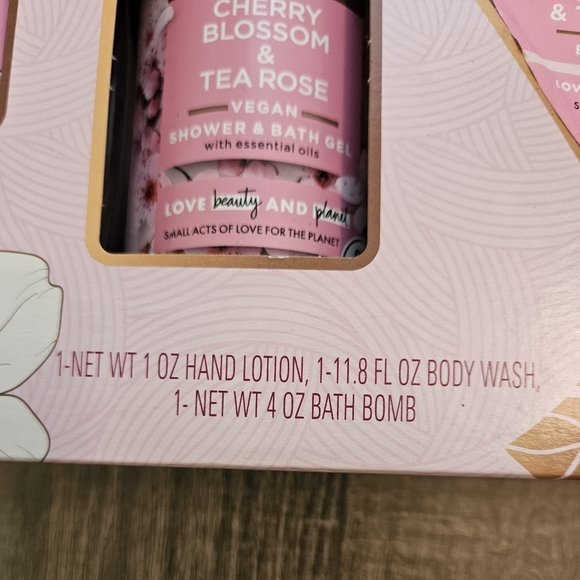 Love beauty and planet gift set - Picture 5 of 6